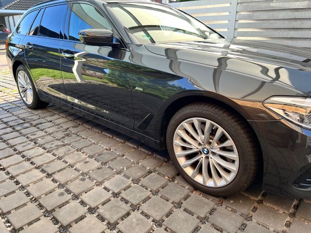 BMW 530d xDrive Touring Sport V6 Pano AHK ...