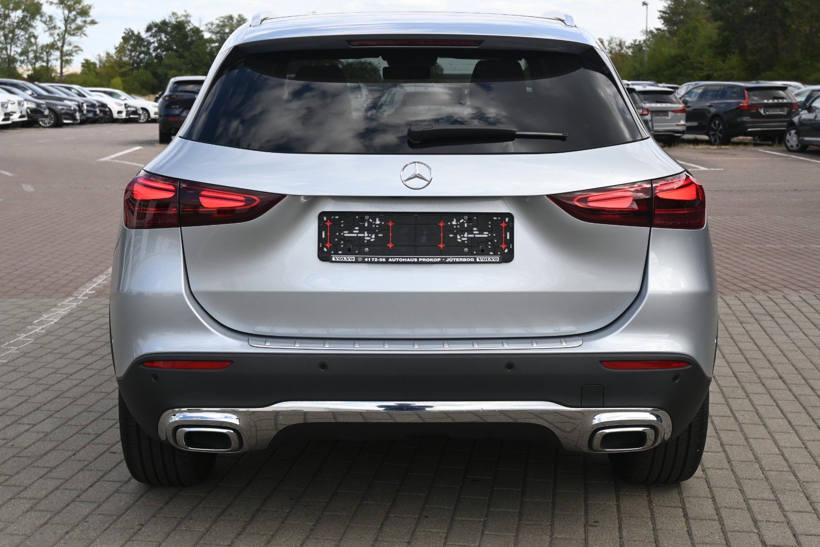 Fahrzeugabbildung Mercedes-Benz GLA 200 DKG Progressive*PANO*CAM*Totw.*AHK