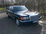 Mercedes-Benz W126 S 300SE - blaue Mercedes-Benz S 300