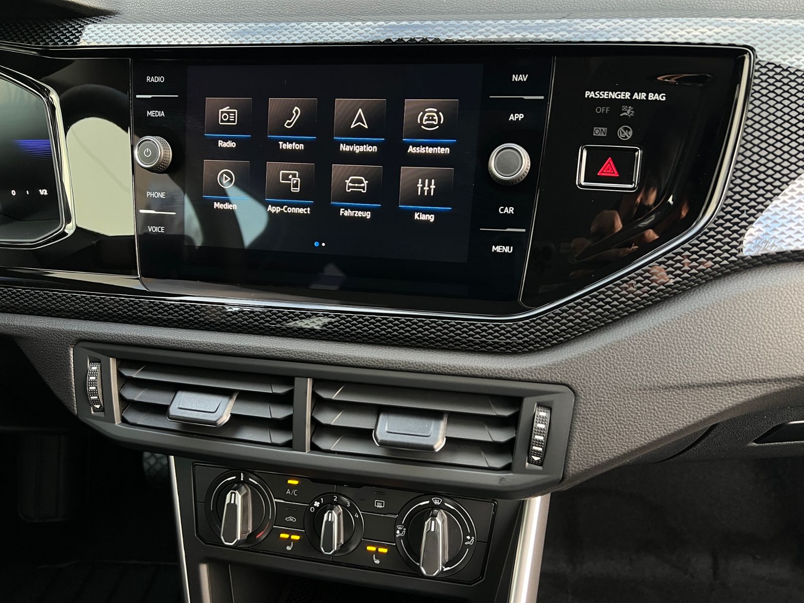 Fahrzeugabbildung Volkswagen Polo Life 1.0 TSI DSG *LED, Klima, App-Connect,