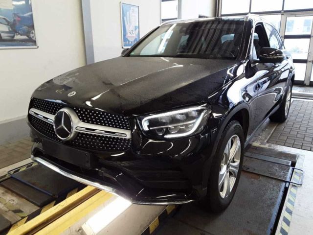 Mercedes-Benz GLC 300 AMG-Line*Distr+*AHK*Pano*LED*Navi*360°*