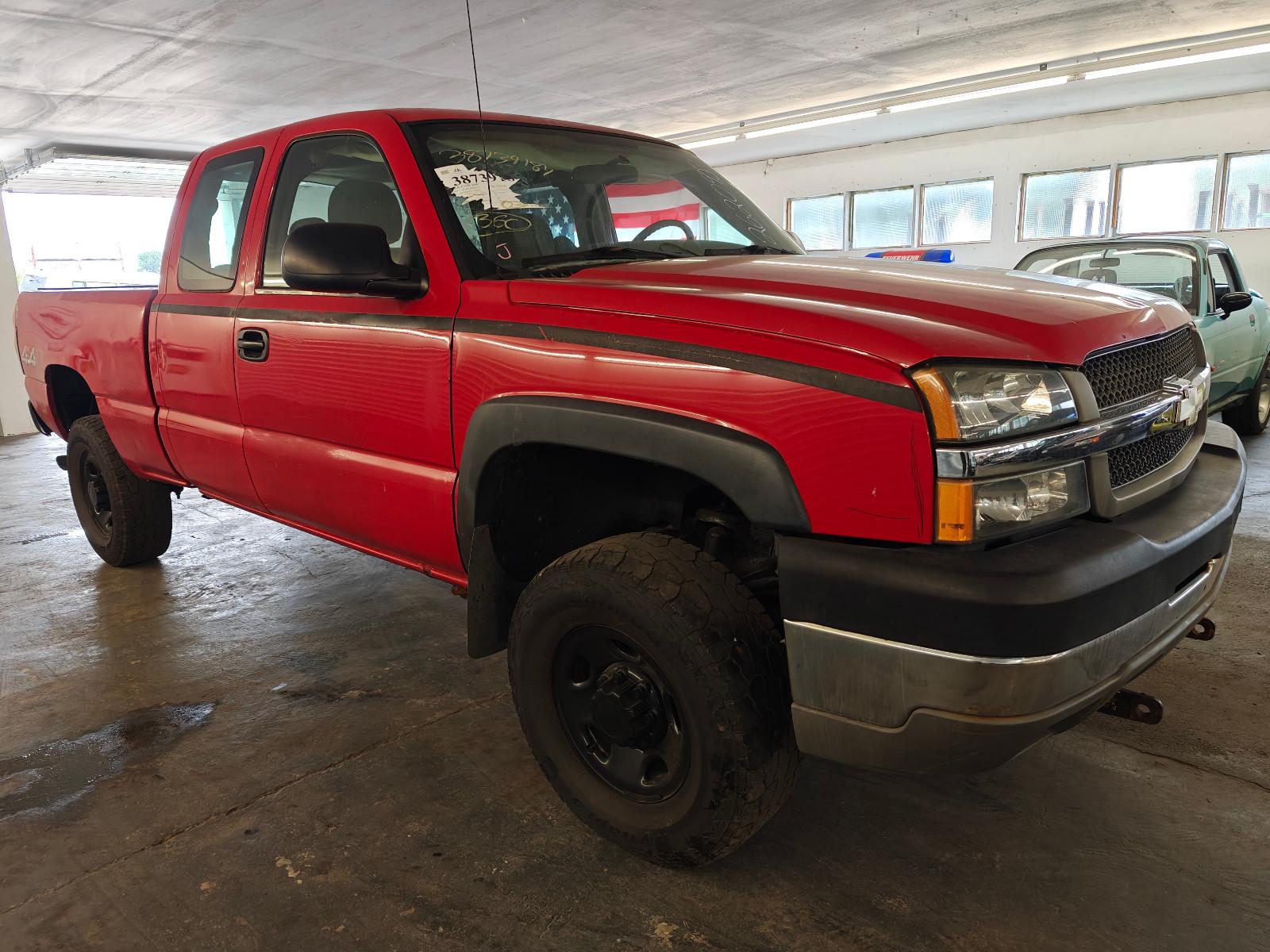 Chevrolet Silverado 2004 — interior