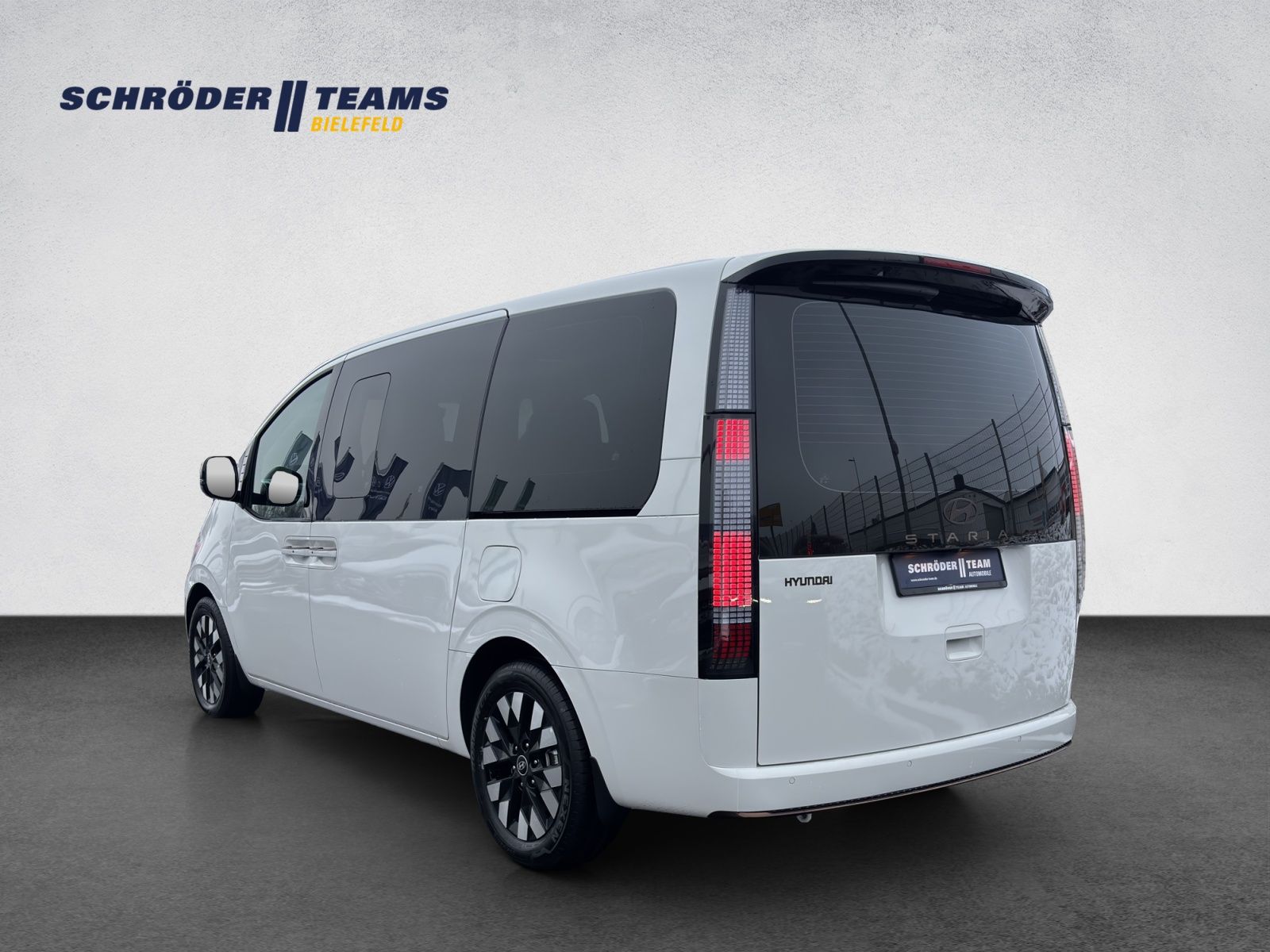 Hyundai STARIA Hybrid 1.6 T-GDi Signature PANO/NSCC/BOSE imagem 3