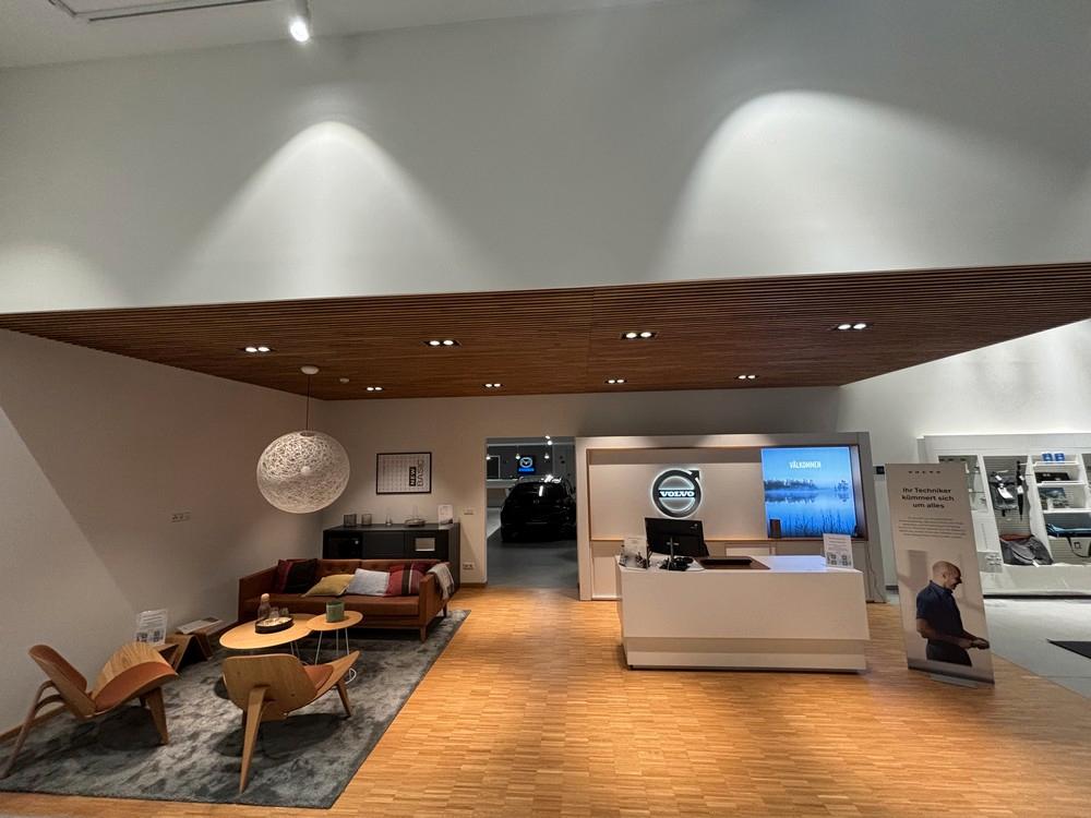 showroom-image-bottom