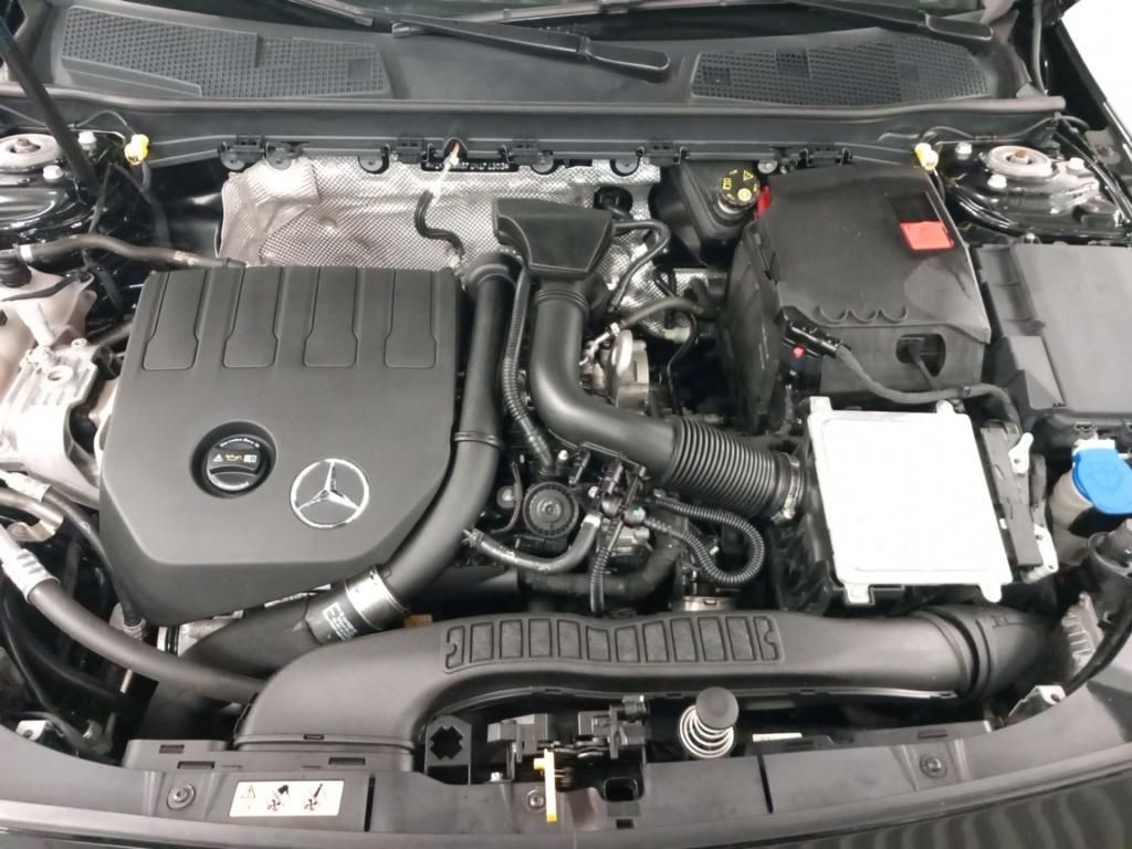 Fahrzeugabbildung Mercedes-Benz CLA 200 Shooting Brake *Navi*PDC*SpurH*LED*Kam.