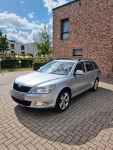 Skoda Octavia 1.2 TSI Elegance Combi ( 1 Hand ) - Skoda Octavia aus 2011: Elegance