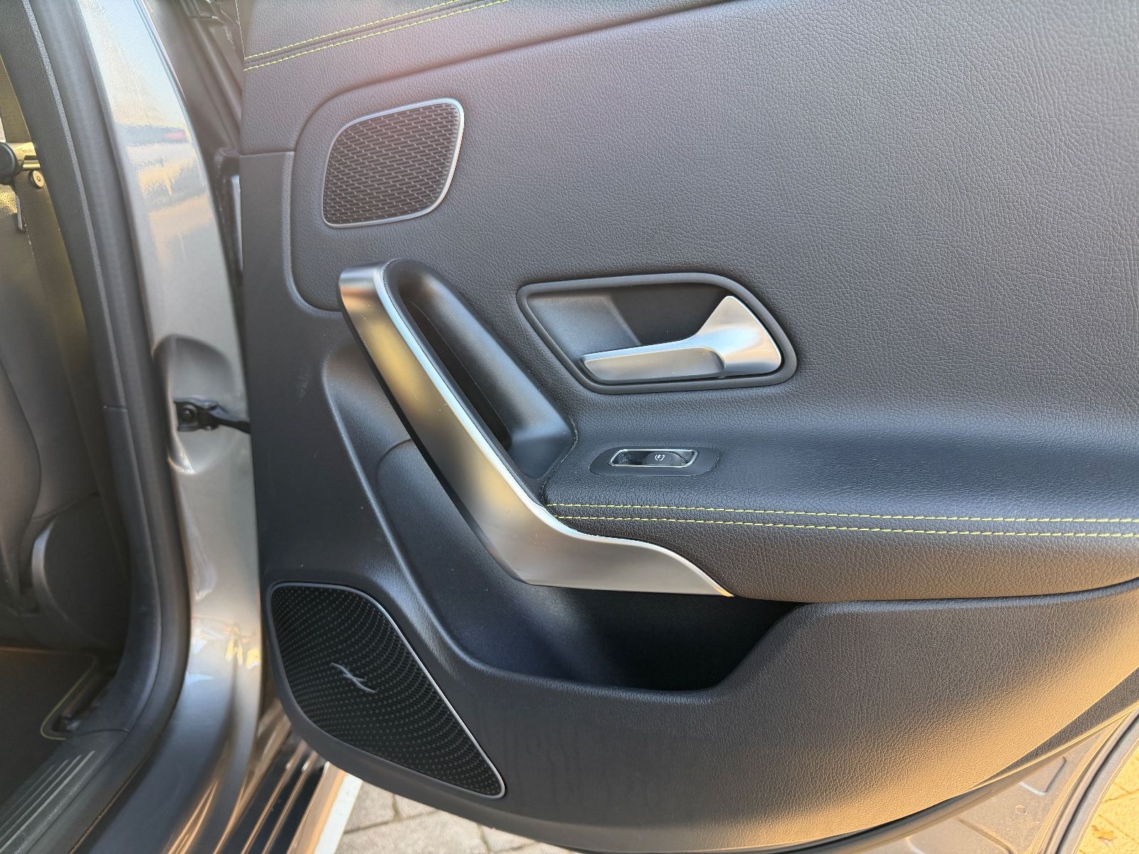 Fahrzeugabbildung Mercedes-Benz A 250 4Matic AMG Edition 1 JUNGESTERNE*PANO*MEMO