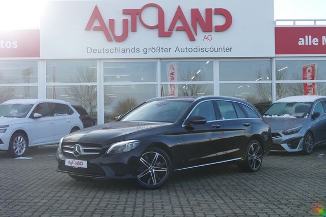 Mercedes-Benz C300 de T 9G-Tronic LED Navi Panorama Teilleder