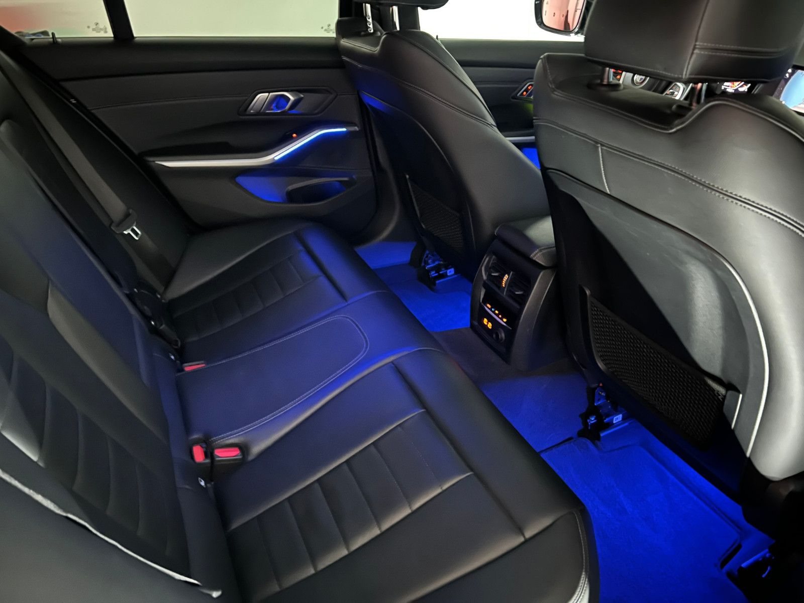 Fahrzeugabbildung BMW 330 i M Sport/LASER/eGSD/HuD/VRTL COCKPIT/DE FZG
