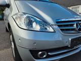 Mercedes-Benz A 180 Autotr Elegance 2. Hand P-Assist 60tkm AHK - Mercedes-Benz A 180 in Wiesbaden