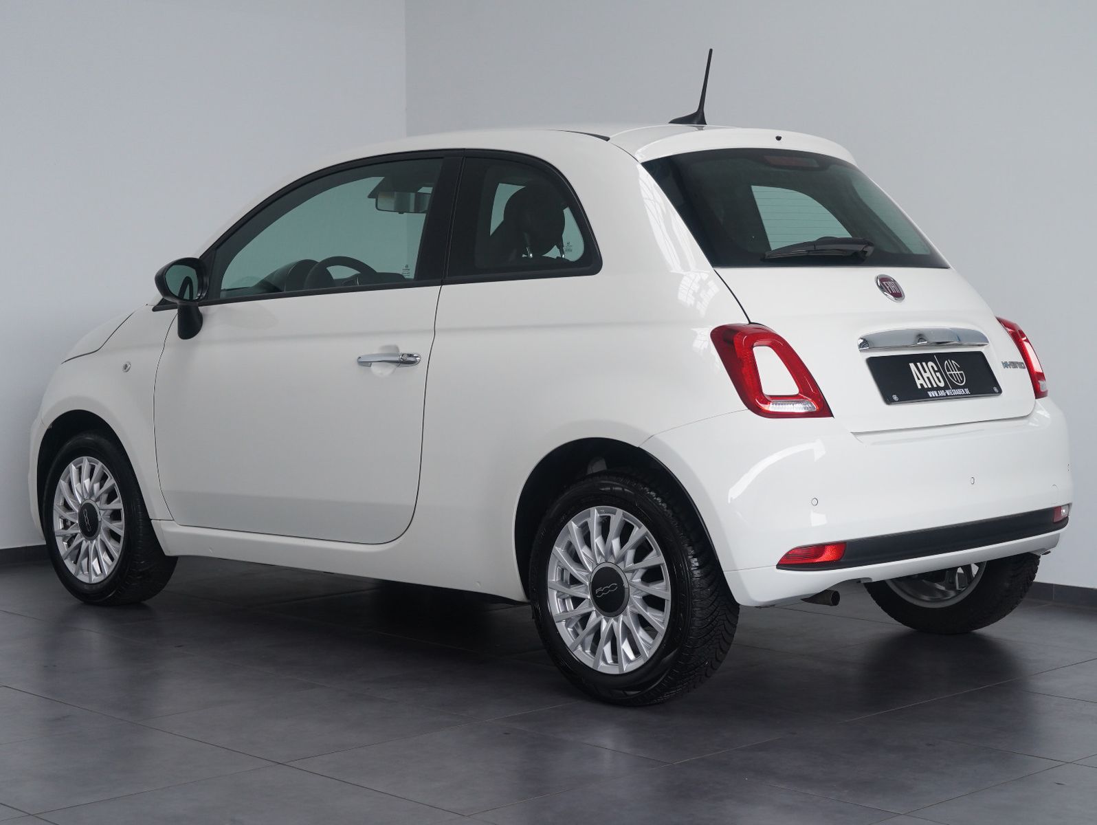 Fahrzeugabbildung Fiat 500 1.0 Mild Hybrid KOMFORT/TECH/NAVI/CARPLAY