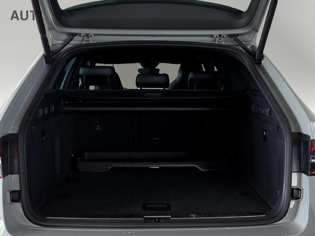 Skoda Superb 2023 г. Серый, пробег 46700 км