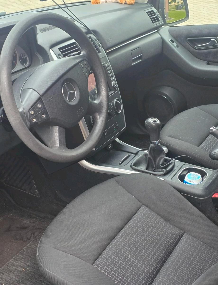 Mercedes-Benz B 180 BlueEFFICIENCY Standard