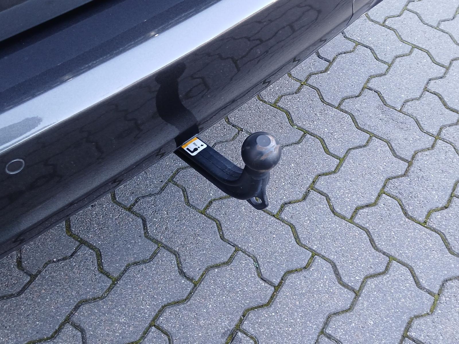 Ford Focus Titanium Turnier LED NAVI AHK KAMERA