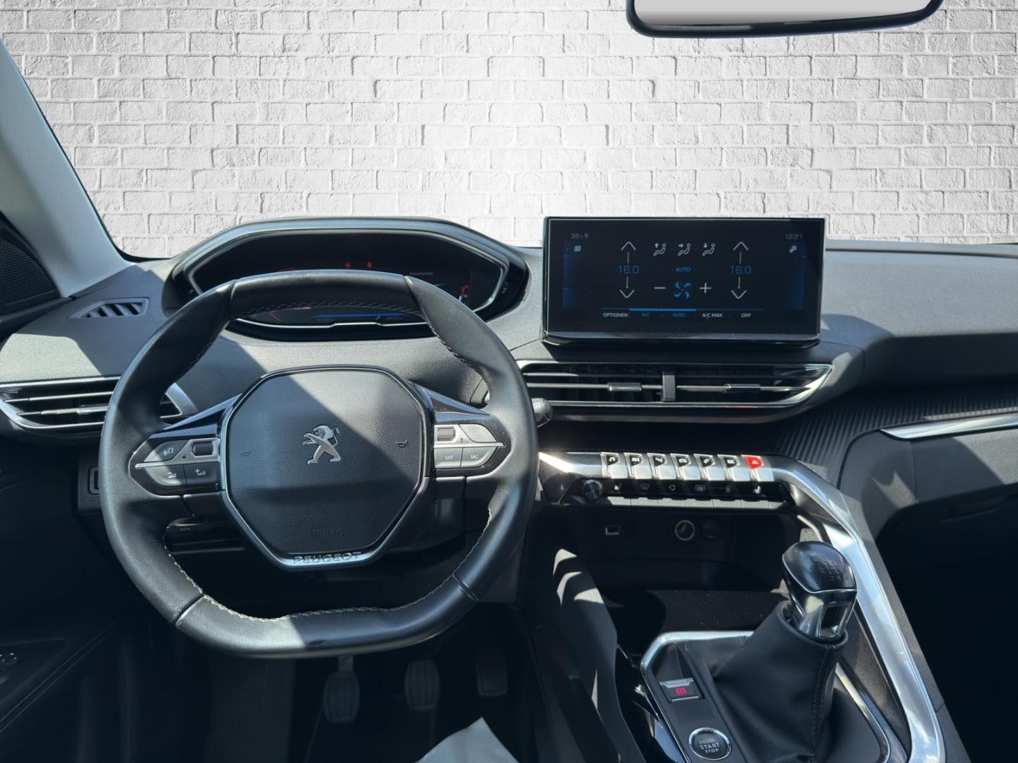 Peugeot 3008 PureTech 130 1,2  Allure Navi/LED