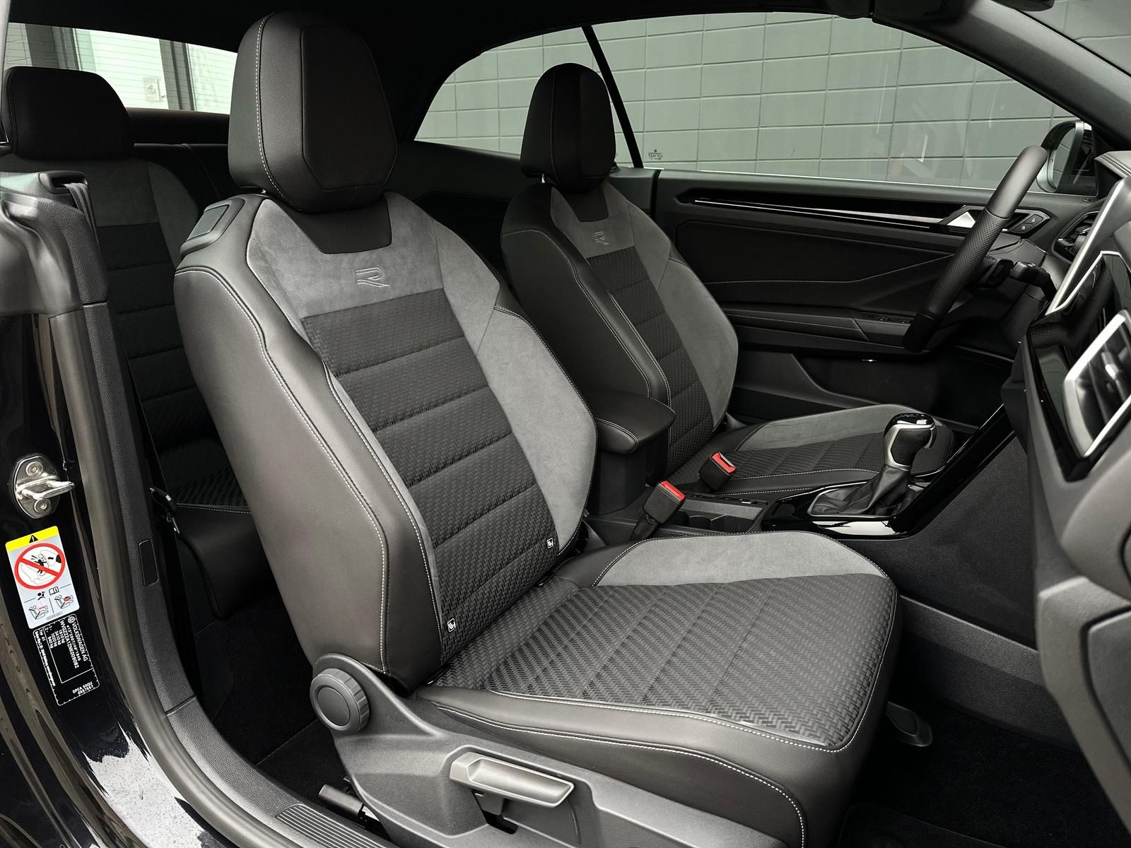 VW T-Roc Cabriolet 1.5TSI R LINE *IQLIGHT#AHK#SHZ - Image 18