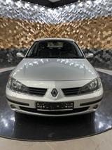 Renault Laguna II Dynamique *Klima*Xenon*Automatik* - Renault Laguna mit Benzin-Antrieb: Limousine