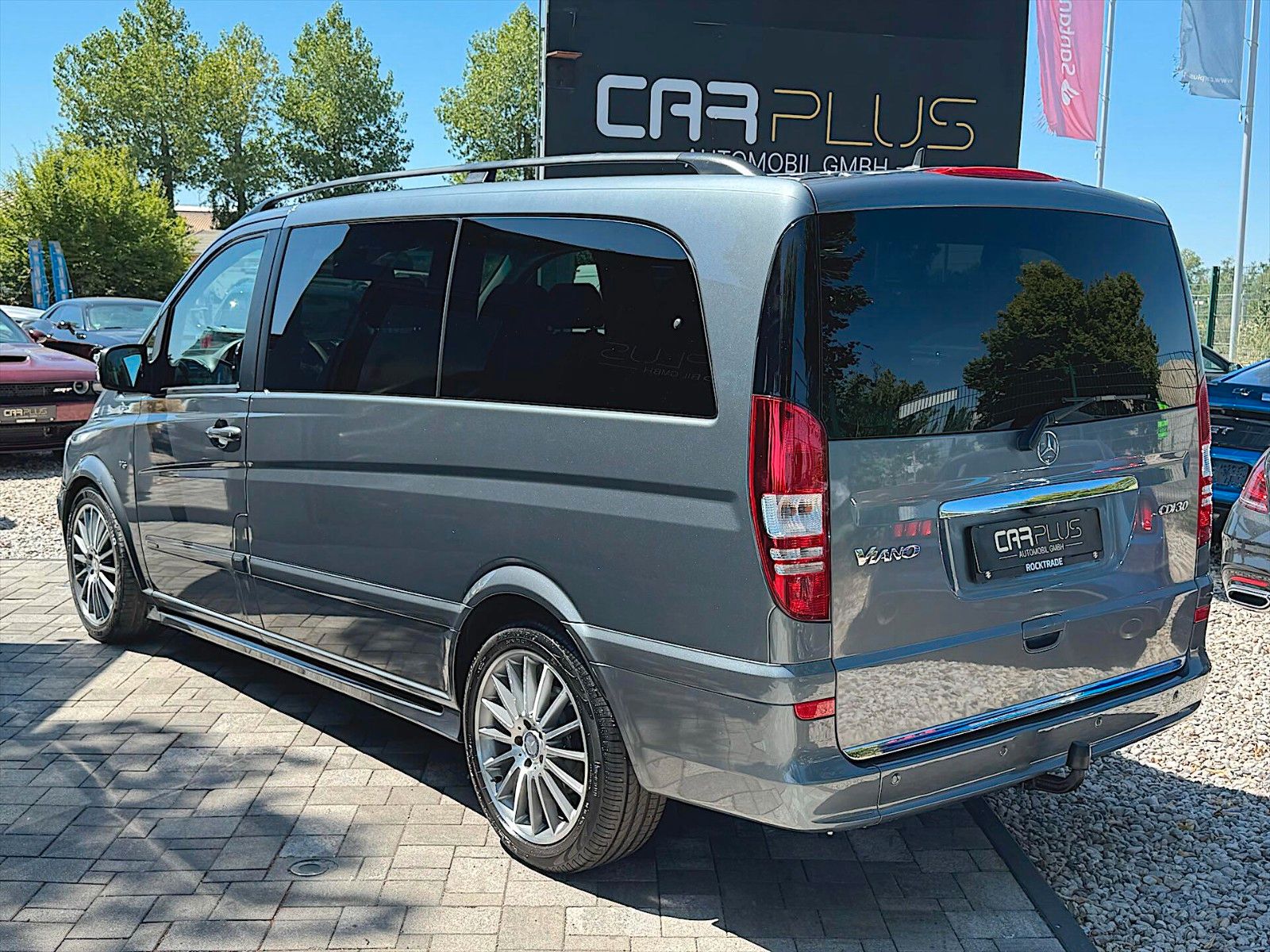 Fahrzeugabbildung Mercedes-Benz Viano 3.0 CDI Avantgarde Edition 125 lang *Pano*