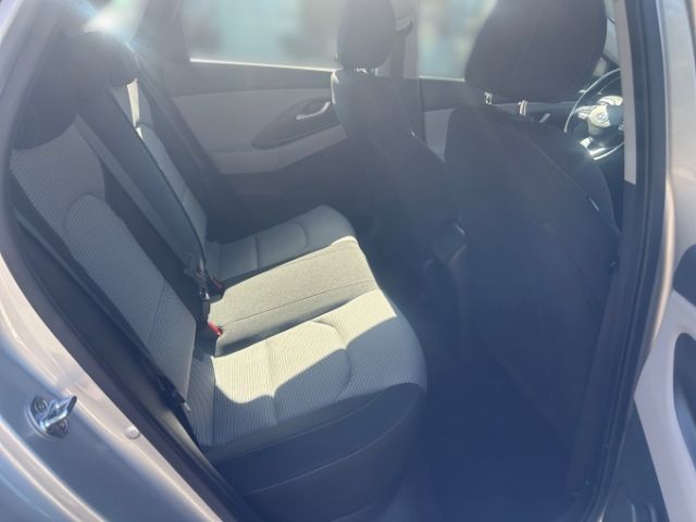 Fahrzeugabbildung Hyundai i30 Select 1.4 Fahrerprofil Spurhalteass. Fernli