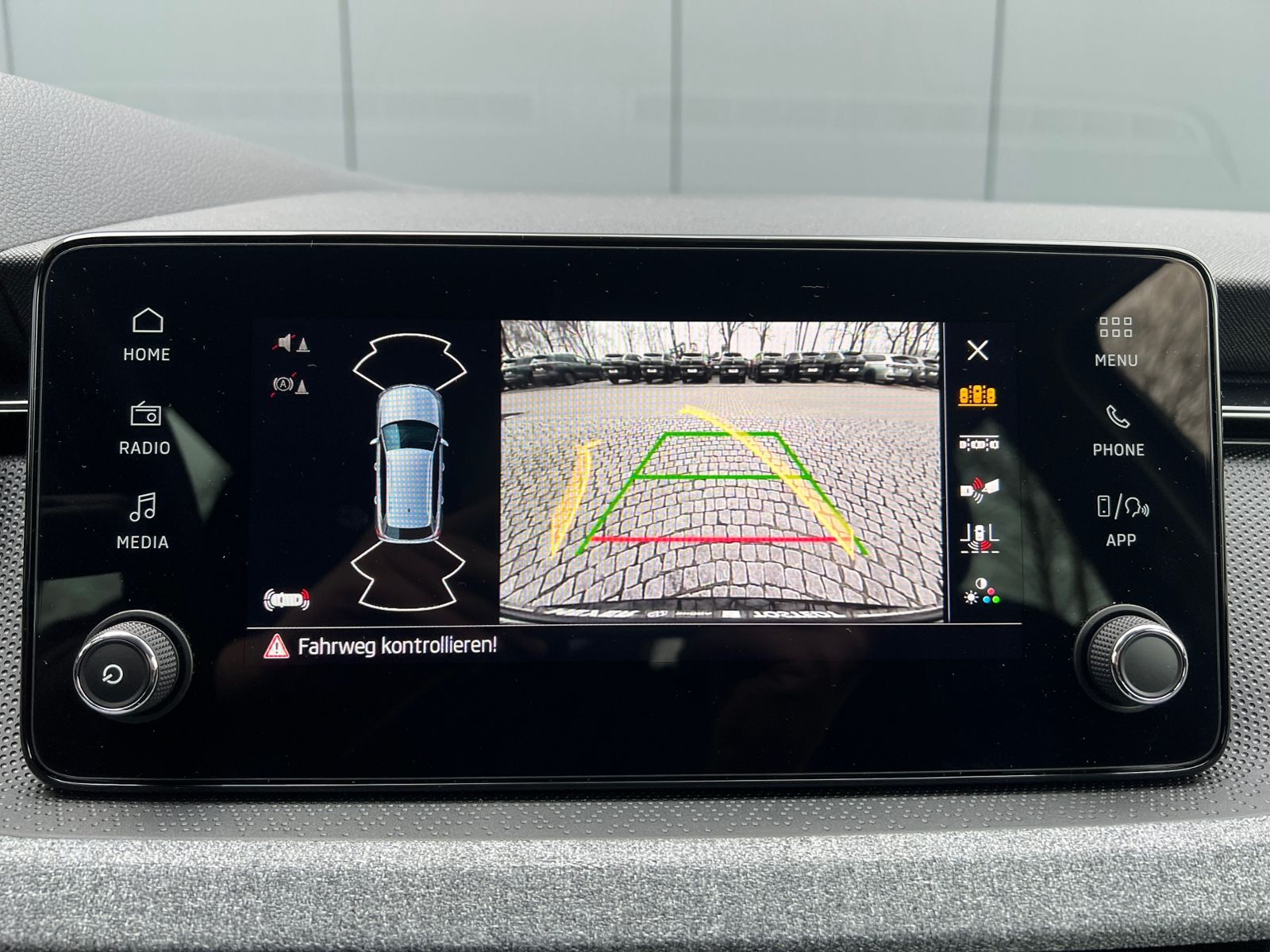 Fahrzeugabbildung SKODA Kamiq Tour 1.0 TSI DSG *AHK, Matrix, ACC, SmartL