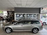 Volvo V70 Kombi Summum Automatik Leder AHK Gas/Benzin - gebrauchte Volvo V70 aus dem Jahr 2009