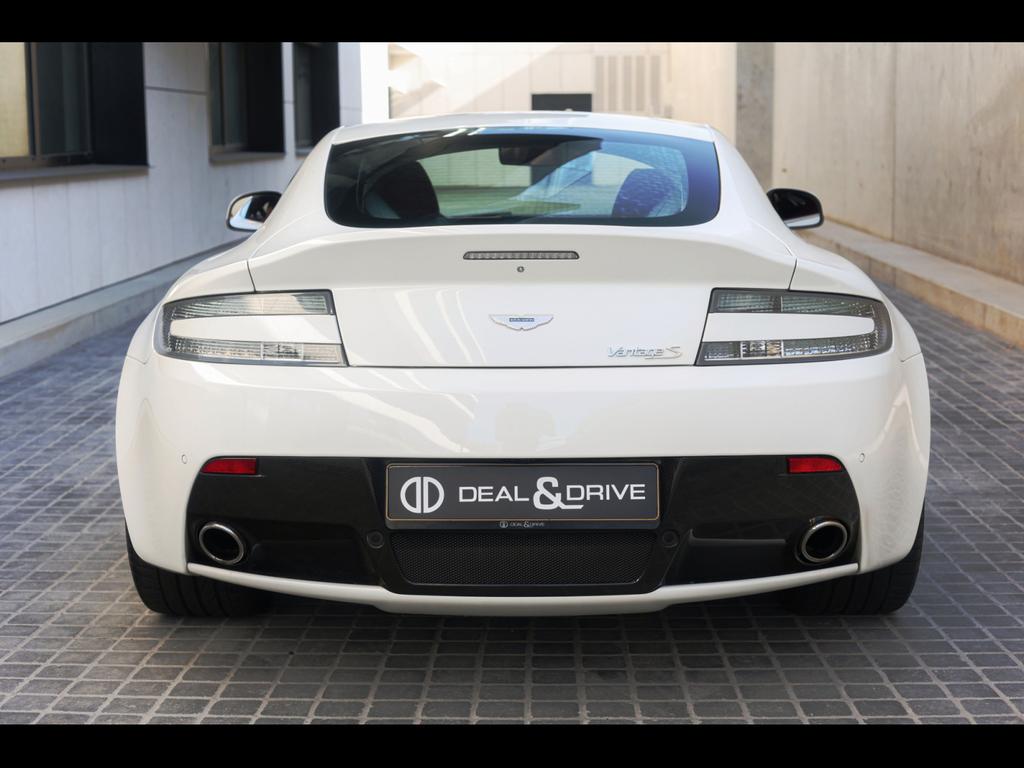 Aston Martin V8 Vantage