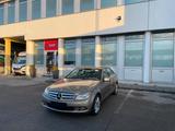Mercedes-Benz C 200 Limousine CGI BlueEfficiency - Mercedes-Benz C 200: Beige
