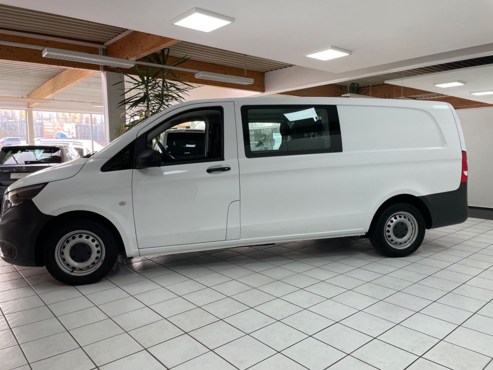 Fahrzeugabbildung Mercedes-Benz Vito Mixto 111 CDI FWD extralang *WERKSTATT*