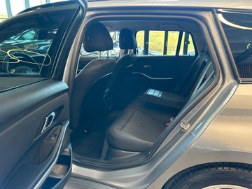 BMW 318i  Touring *Parkass.*Led*elek. Heck*