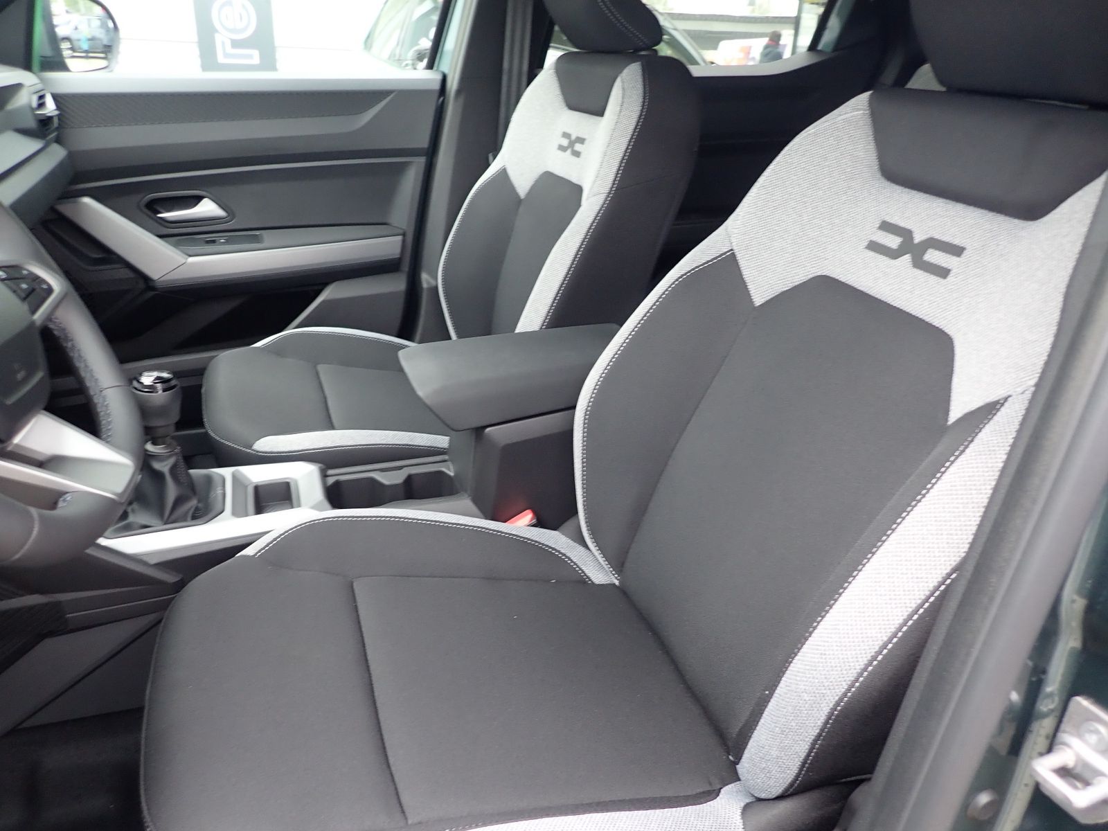 Fahrzeugabbildung Dacia Duster Journey Mild Hybrid 140