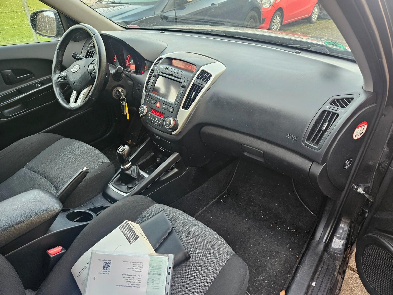 Kia cee'd 2012 — photo 6