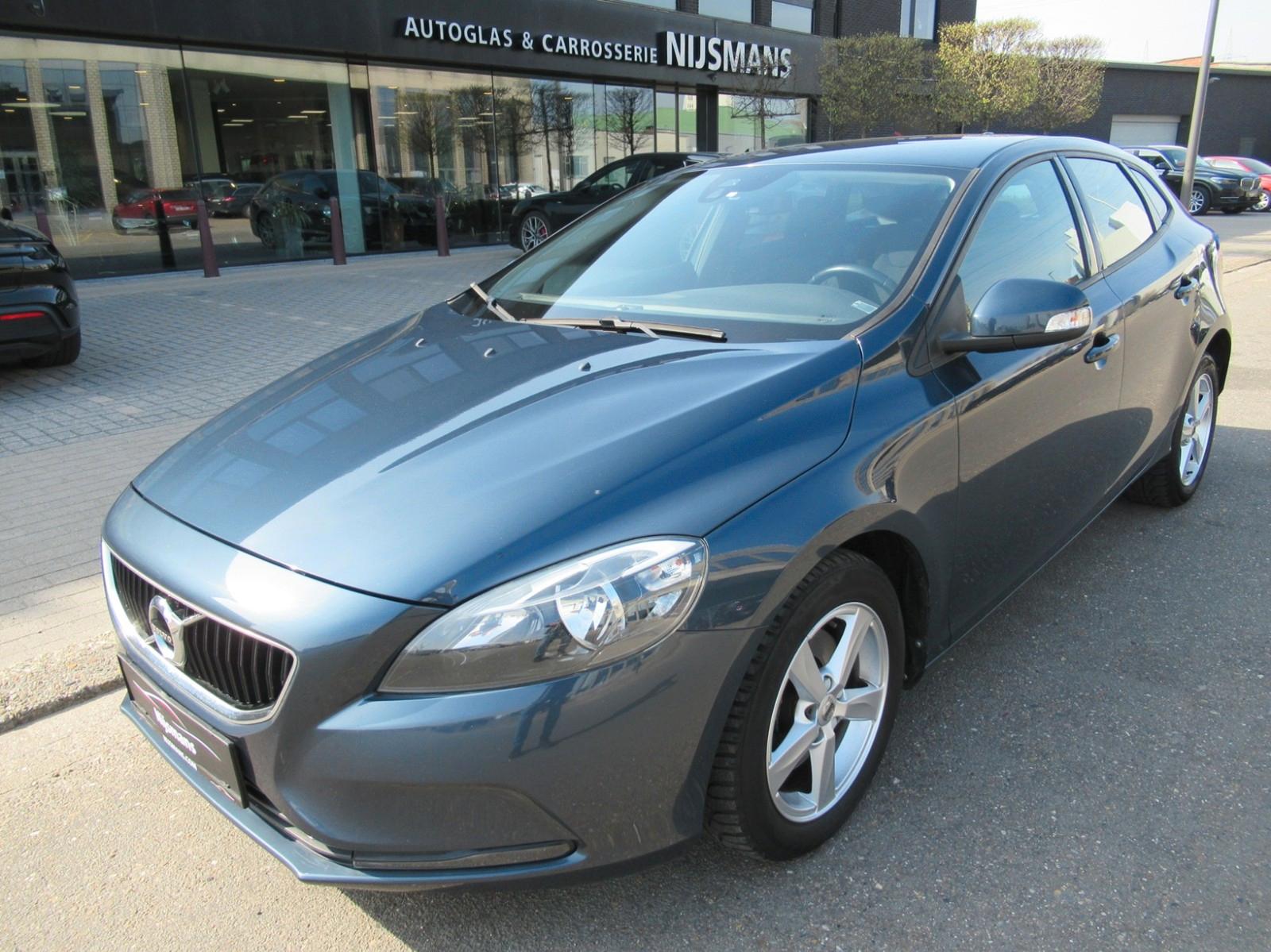 Volvo V40 T2 Kinetic-Navi-Klima-Cruise-PDC-Sitzheizung