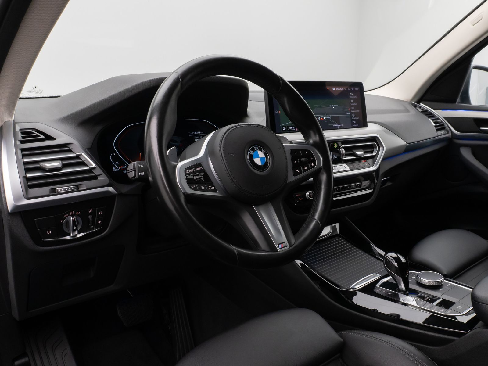 Fahrzeugabbildung BMW X3 xD30d 360°Laser HUD HiFi AHK Komfort Sport
