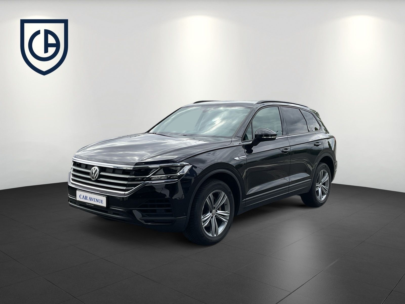 Volkswagen Touareg - 1