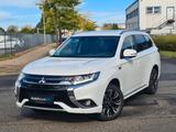 Mitsubishi Outlander PHEV Top 4WD*Autom*1.Hand*Navi* - Mitsubishi Outlander mit Benzin-Antrieb: Allradantrieb