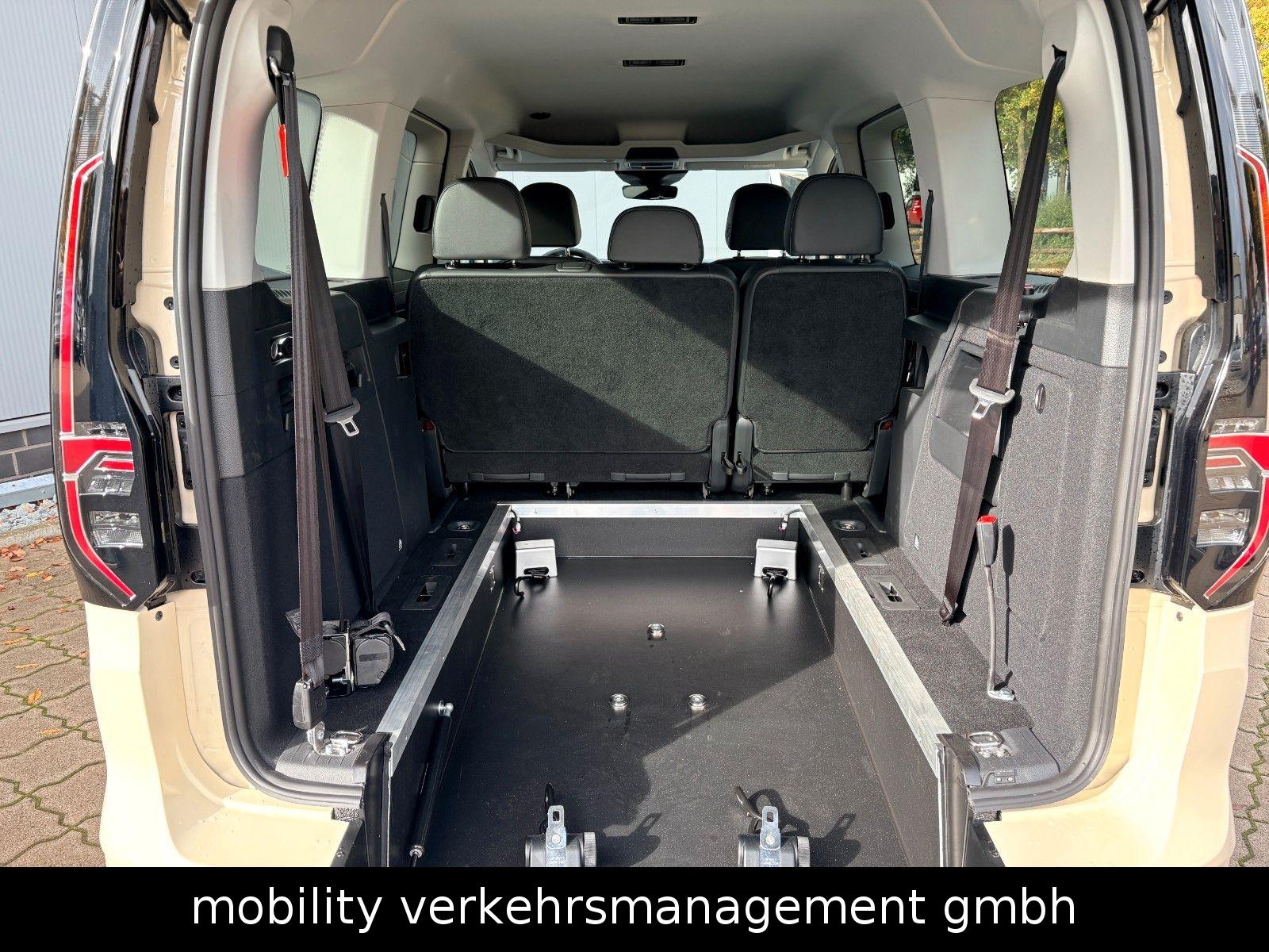 Volkswagen Maxi DSG LED Taxi / Mietwagen Rollstuhl 7-Sitzer