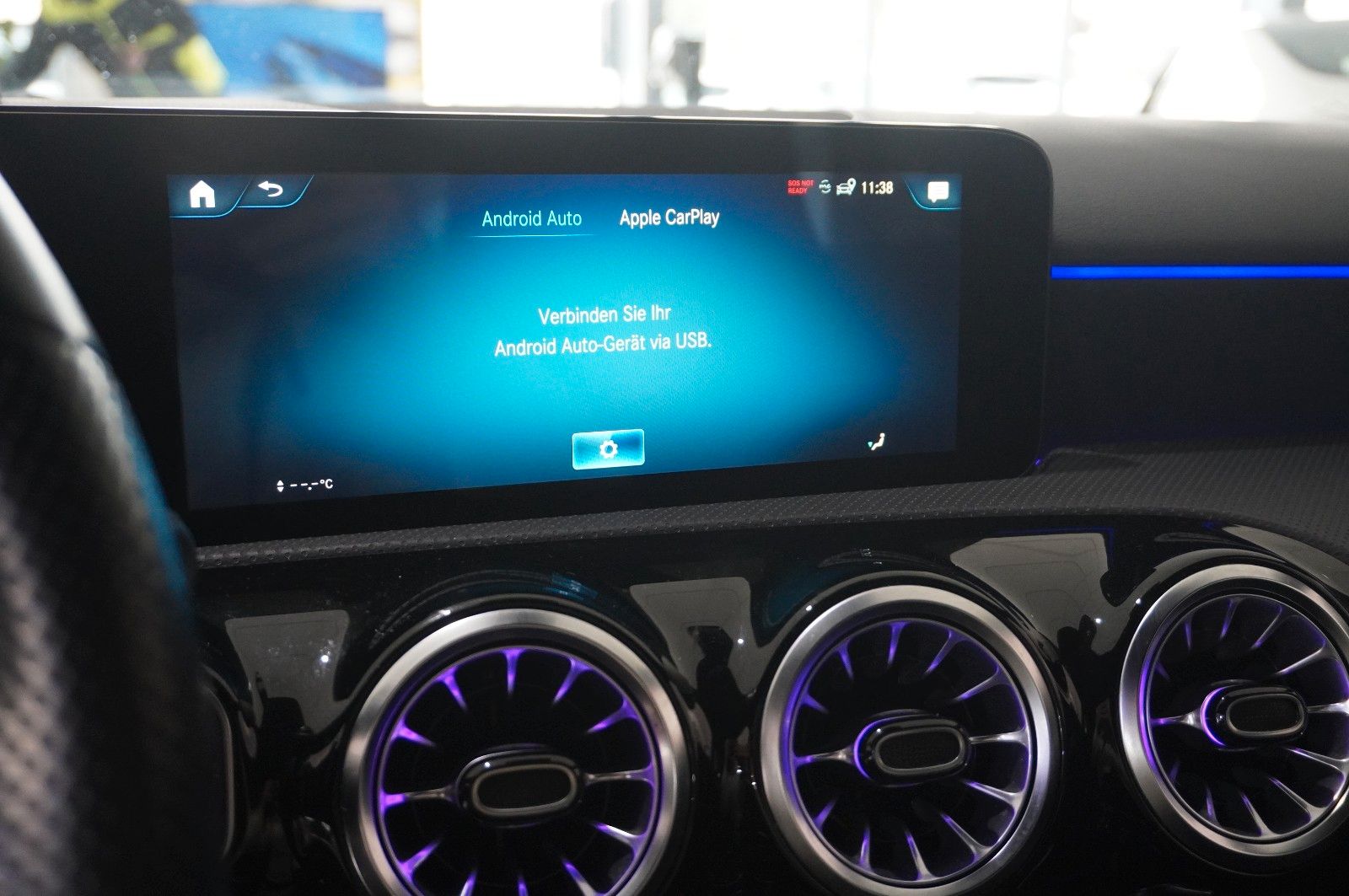 Fahrzeugabbildung Mercedes-Benz A 180 AMG LINE 7G-DCT NAVI/LED/VIRT./KAMERA/DAB+