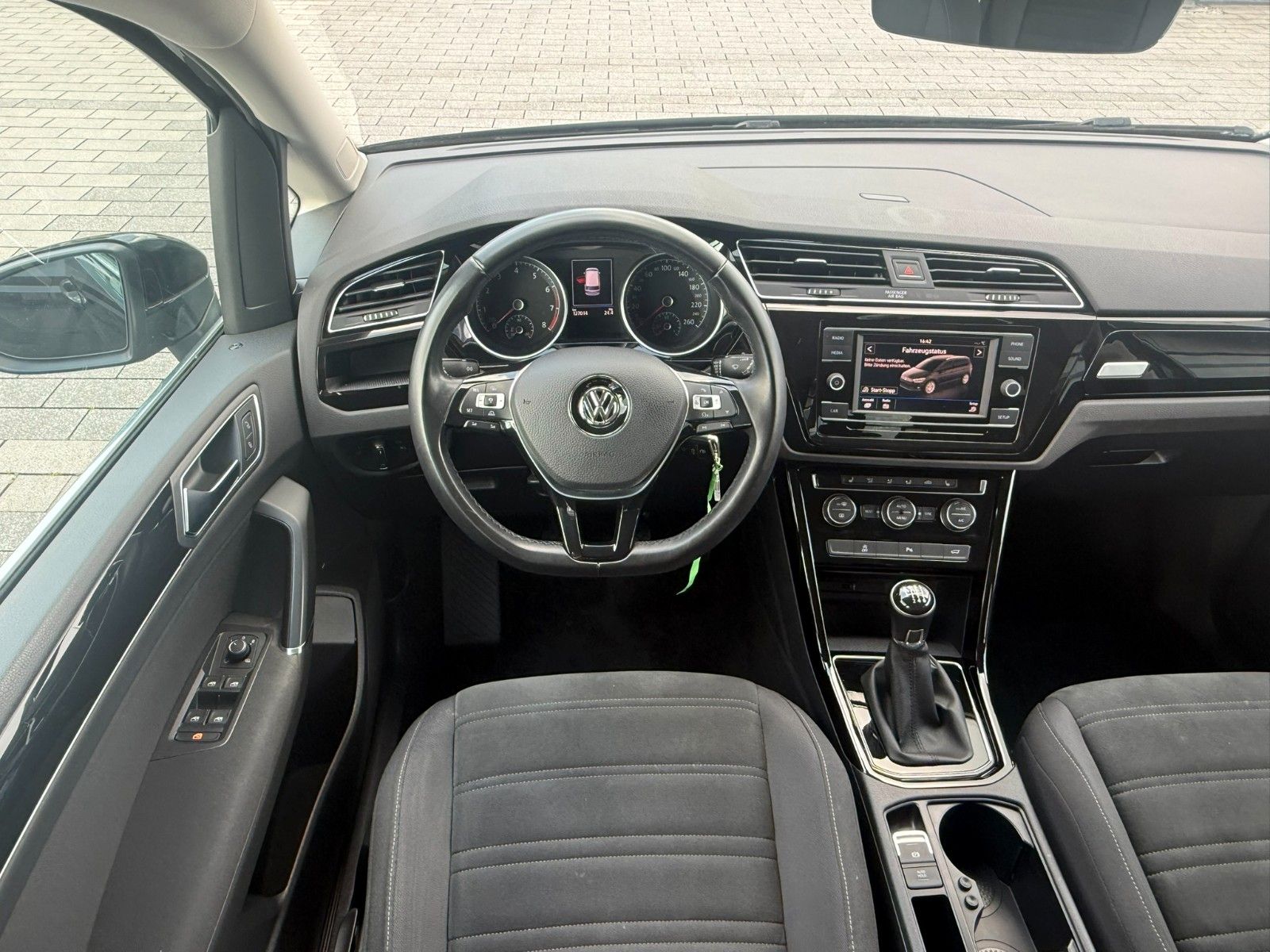 Fahrzeugabbildung Volkswagen Touran Highline BMT/Start-Stopp