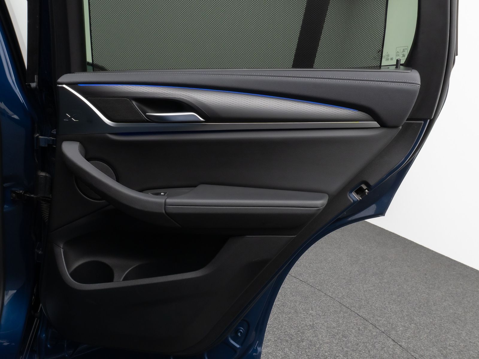 Fahrzeugabbildung BMW X3 M40d Kamera Laser HUD DAB H/K AHK Komfort 20"