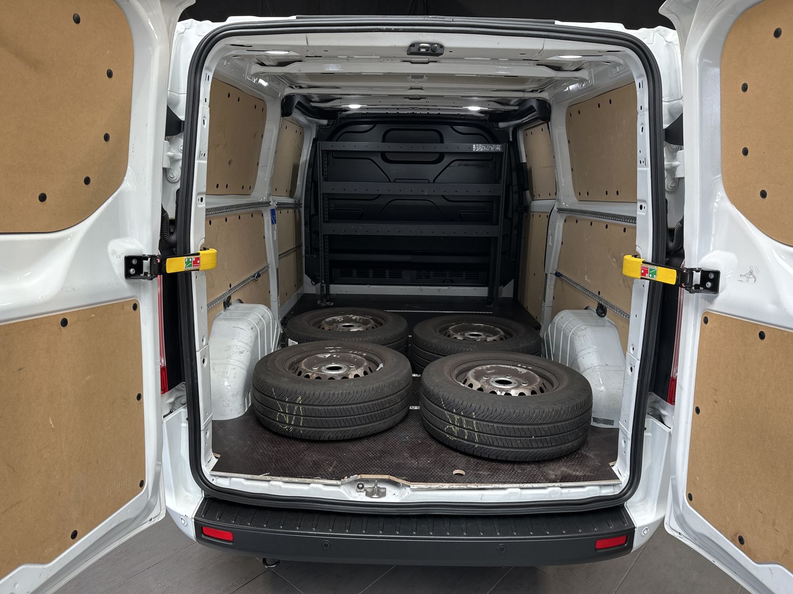 Fahrzeugabbildung Ford Transit Custom 300 L2H1 NAV+KLIMA+PDC+SHZ