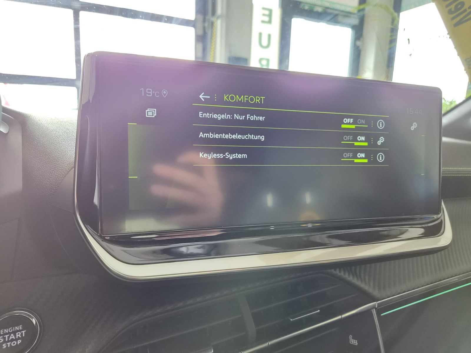 Fahrzeugabbildung Peugeot 208 GT / LED / NAVI / KAMERA / SCHECKHEFT