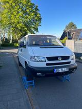 Volkswagen T4 Caravelle 2,5-l-Diesel syncro - weiße Volkswagen T4 Caravelle