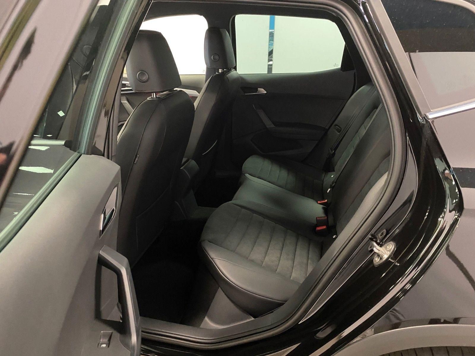 Fahrzeugabbildung SEAT Arona TSI FR DSG+AHK+5 Ja. GARANTIE+SPURWECHSEL+