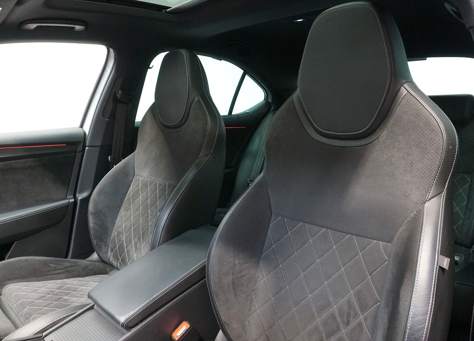 Skoda Superb Sportline 2.0 TSI 4x4 360 PANO MATRIX foto 13