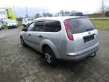 Ford Focus 1,4 Ambiente,Ahk,Klima - Ford Focus aus 2005: Kombi