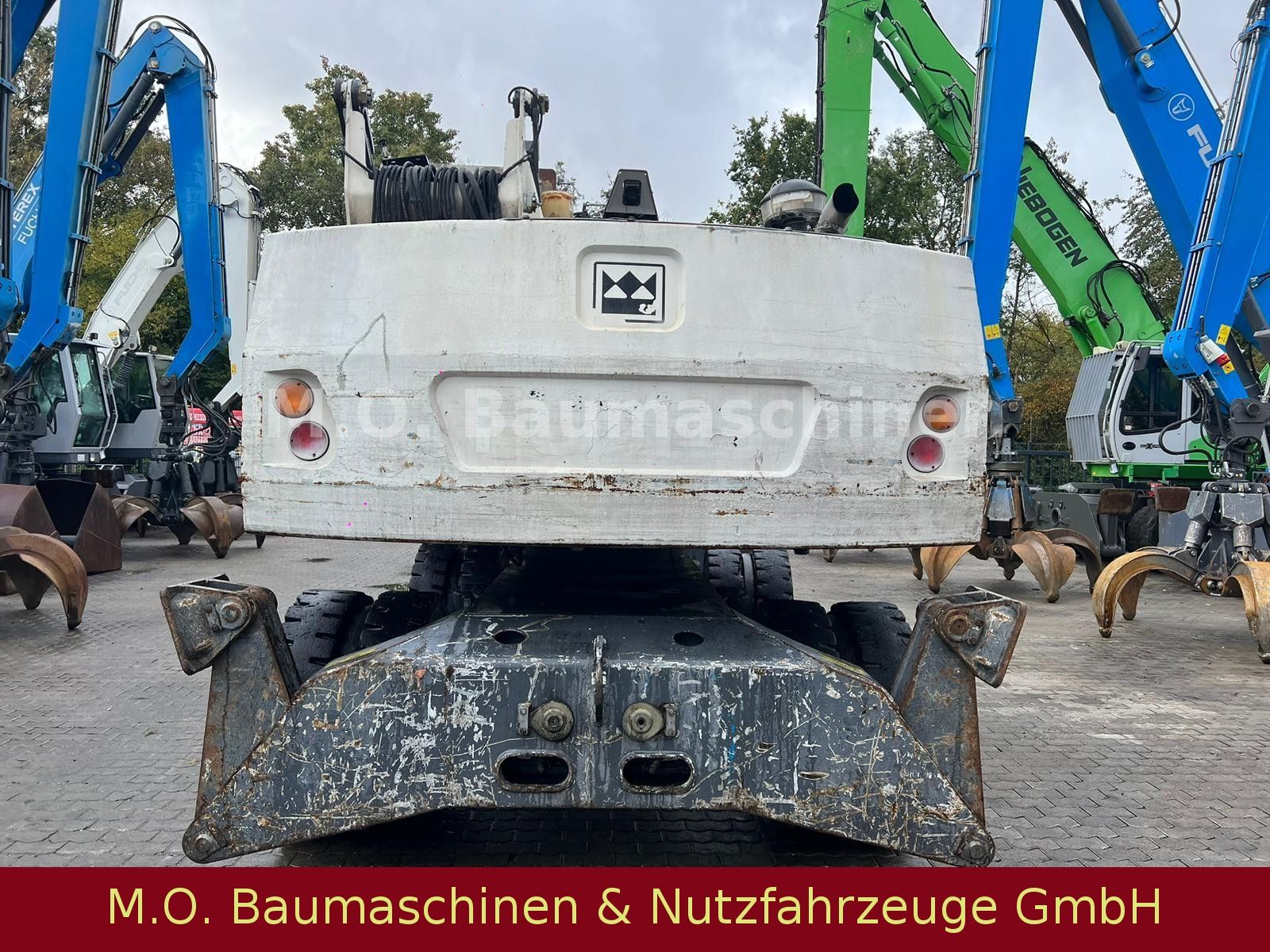 Fahrzeugabbildung Fuchs MHL 320 /AC /Magnetalage/ZSA/Hochfahrbare Kabine