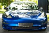 Tesla Model 3 Allradantrieb mit Dualmotor Performa...