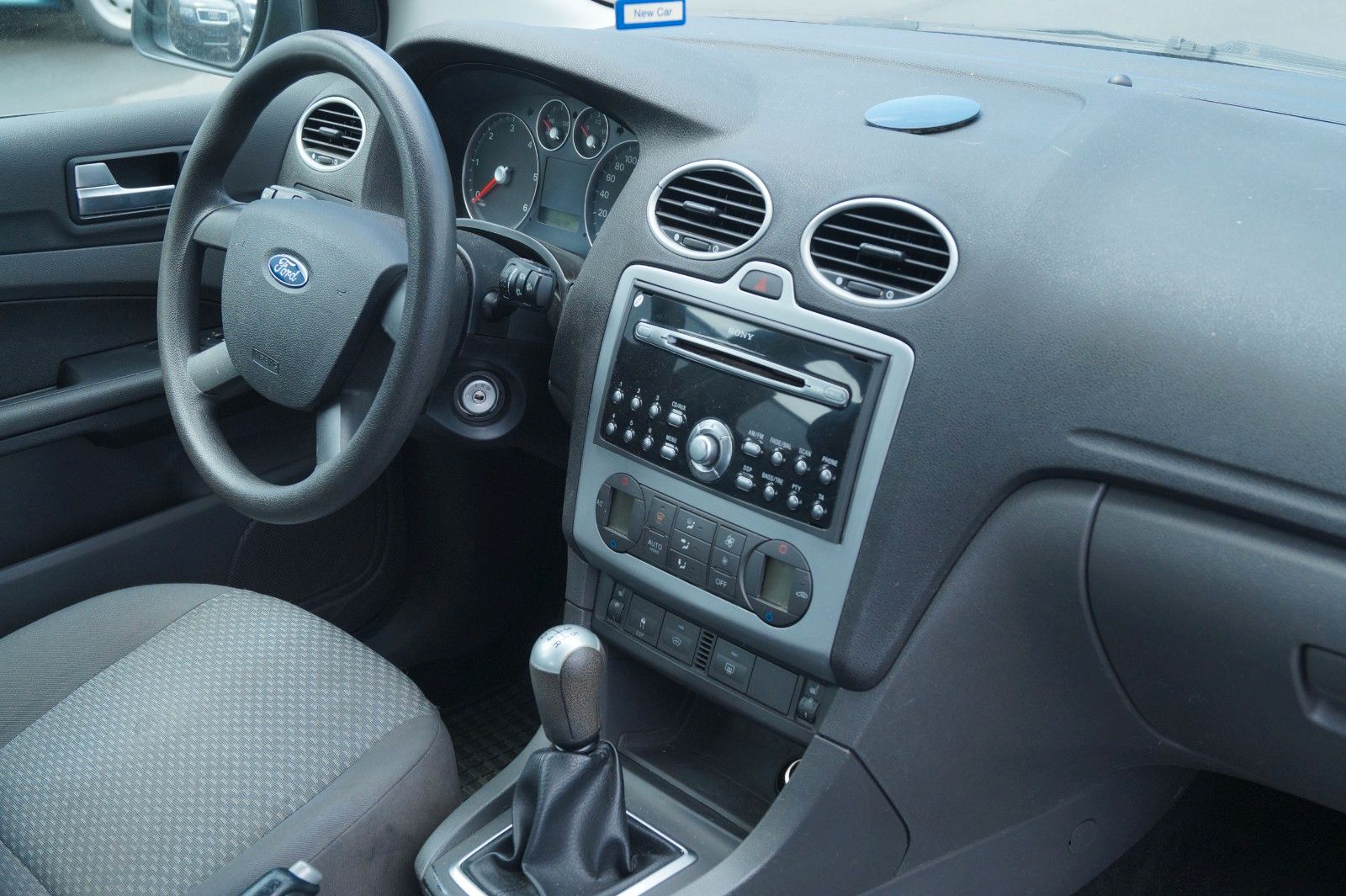 Fahrzeugabbildung Ford Focus Lim. Trend