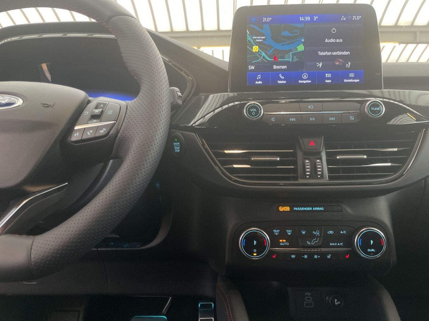 Fahrzeugabbildung Ford Kuga ST-Line X Plug-In Hybrid 2.5 225PS HUD AHK