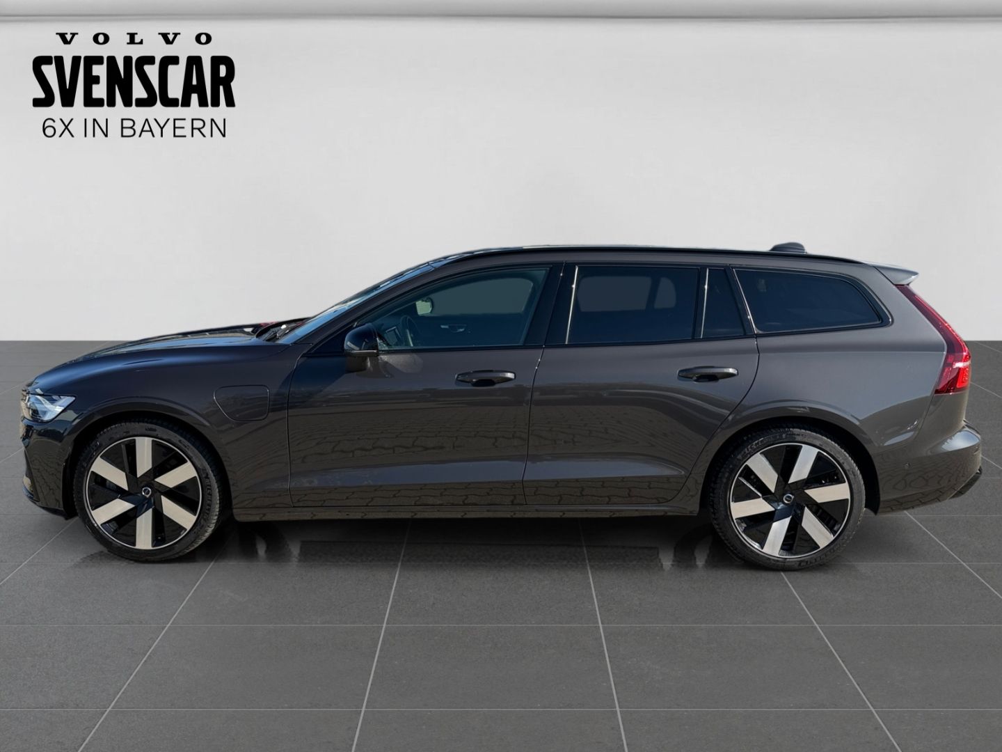 Volvo V60 Plus Dark Recharge Plug-In Hybrid AWD StandH imagem 2